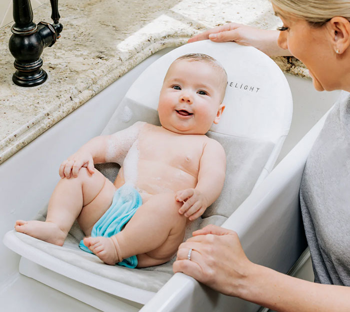 BEABA by Shnuggle Baby Bath Tub with Little Baby Bum Bump Support and